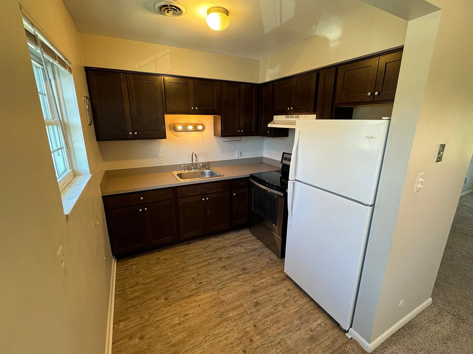 1 bed, 650 sqft, $1,000 — Photo 4