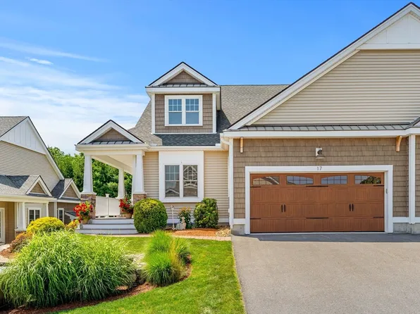 17 Fox Hill Ln #17, Dracut, MA 01826