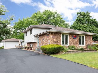 1810 N Verde Ave, Arlington Heights, IL 60004