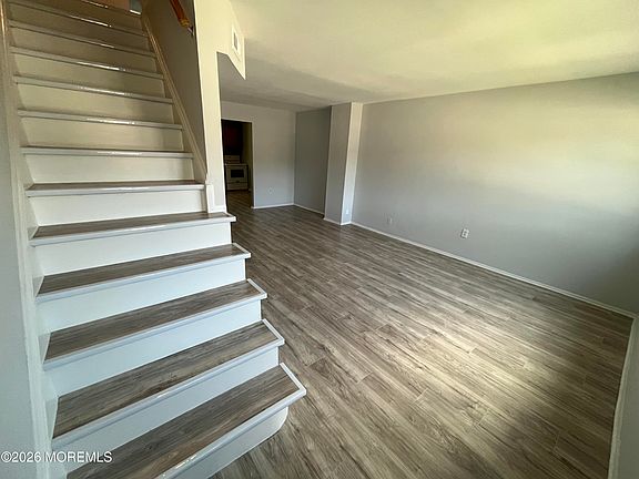 4th image of 76 Briar Mills Drive #76