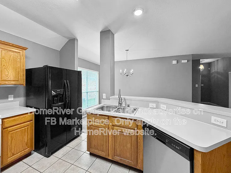 2405 N Brook Dr — Photo 5
