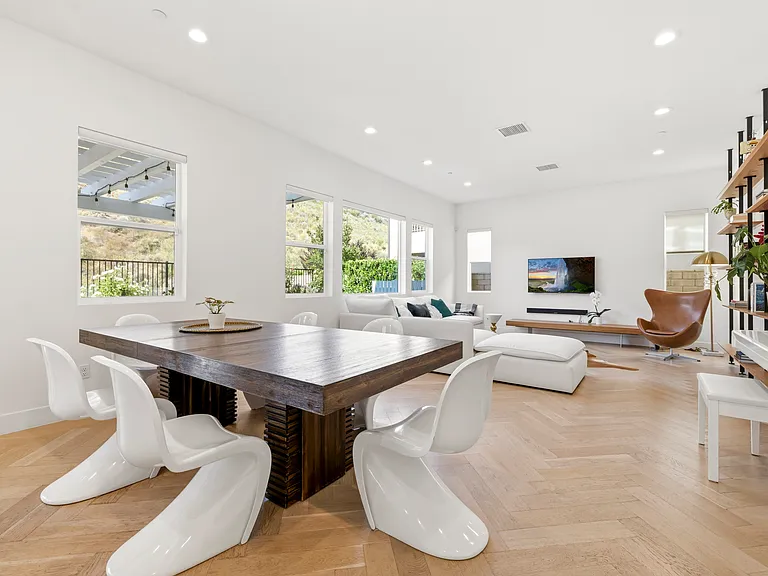 19212 Blackthorn Dr — Photo 13