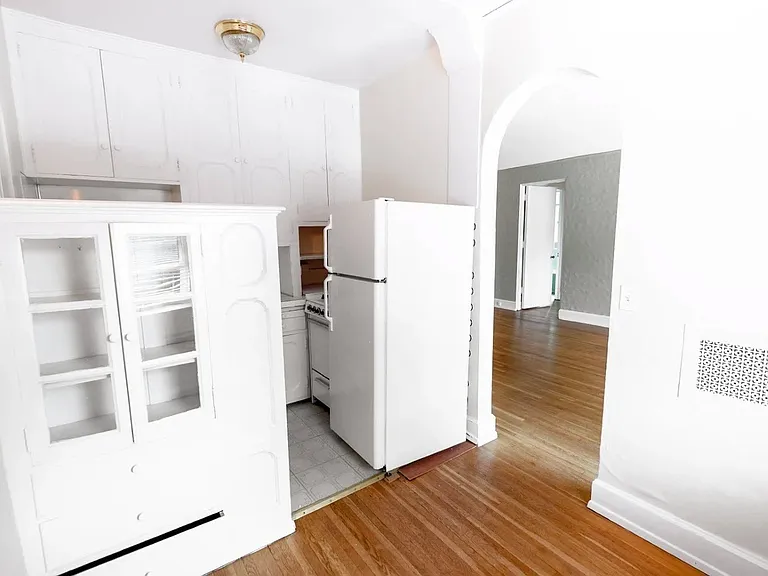 Welcome to Central Lakes of Uptown, where bright, spacious interiors meet charming details. Enjoy modern amenities and a prime location. Schedule your tour today and find your new home!