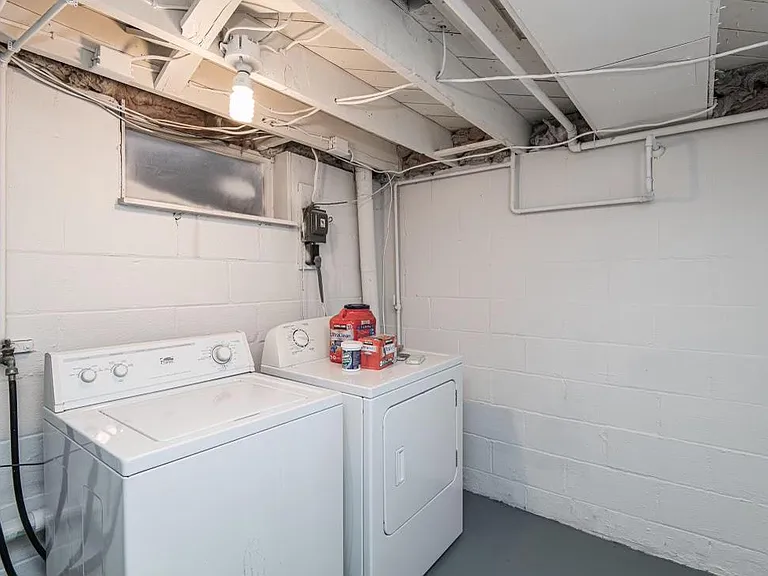 917 3rd St NE — Photo 22
