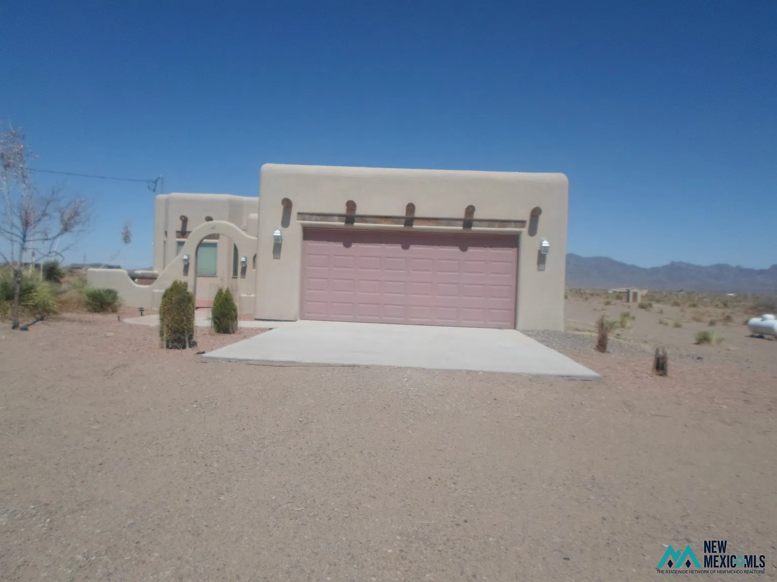 2 bed, 2045 sqft, $1,300 — Photo 3