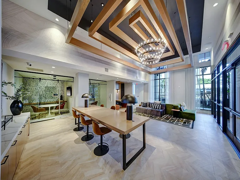The Ellsworth — Photo 19