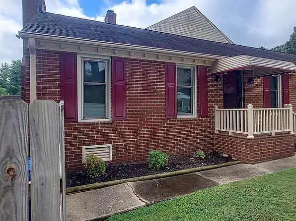 313 Middle Oaks Dr, Chesapeake, VA 23322