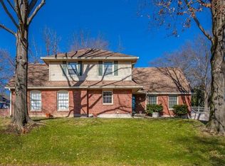 1914 NE 68th St, Gladstone, MO 64118