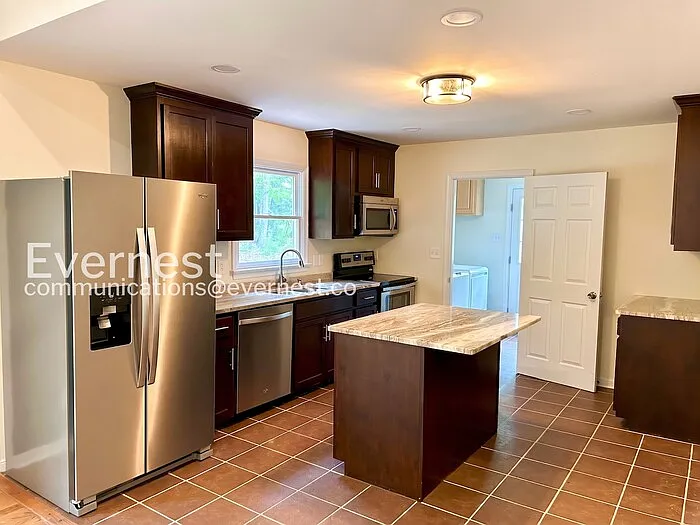 2581 Glenridge Ct — Photo 4
