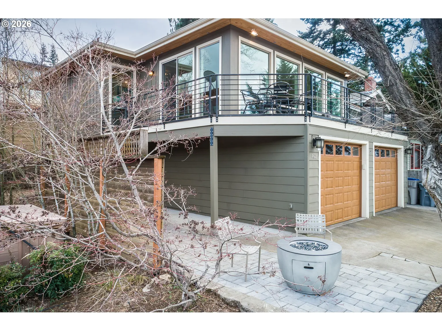 402 Bluff Rd photo 1