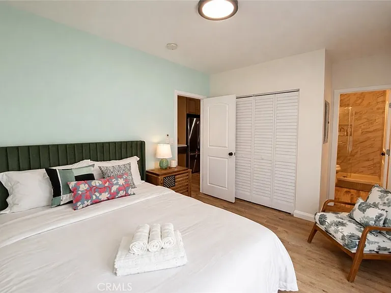 559 E Juanita Ave — Photo 10