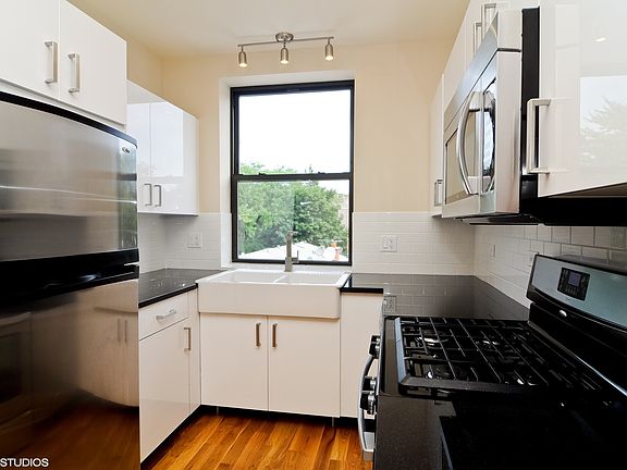 3rd image of 6225 N Hermitage Ave APT 2E