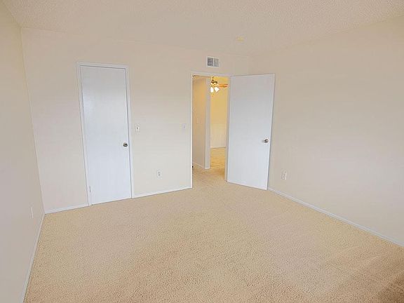4th image of 1101 W Macarthur Blvd Unit 182