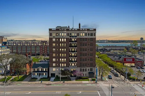 2900 E Jefferson Ave Photo 1