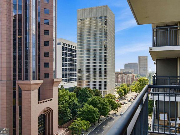 3rd image of 620 Peachtree St NE APT 1009