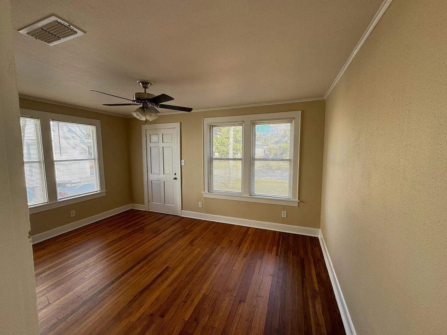 1 bed, 650 sqft, $800 — Photo 2