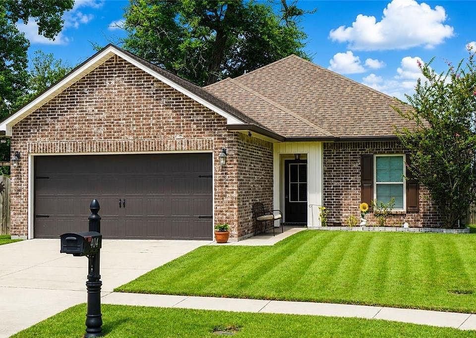 1st image of 404 Ashton Oaks Ln