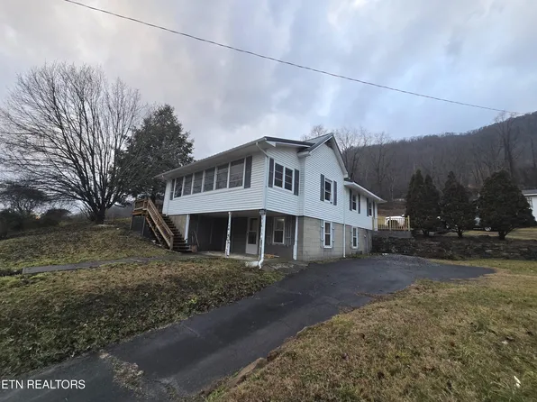 1533 Dawson Ave W, Big Stone Gap, VA 24219