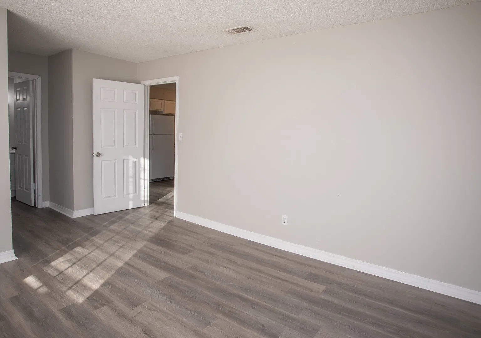 100 Meudon St - 100 Meudon St. Unit C — Photo 2