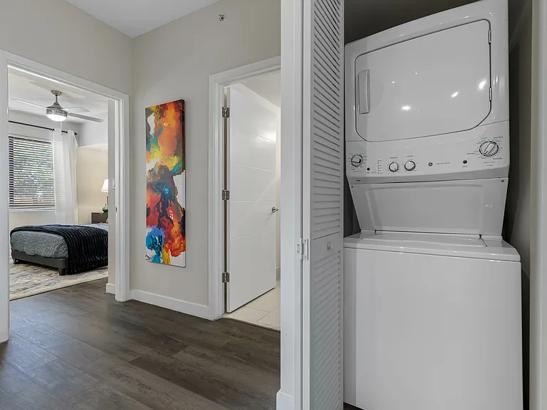 Bella Vista Apartments — Photo 13