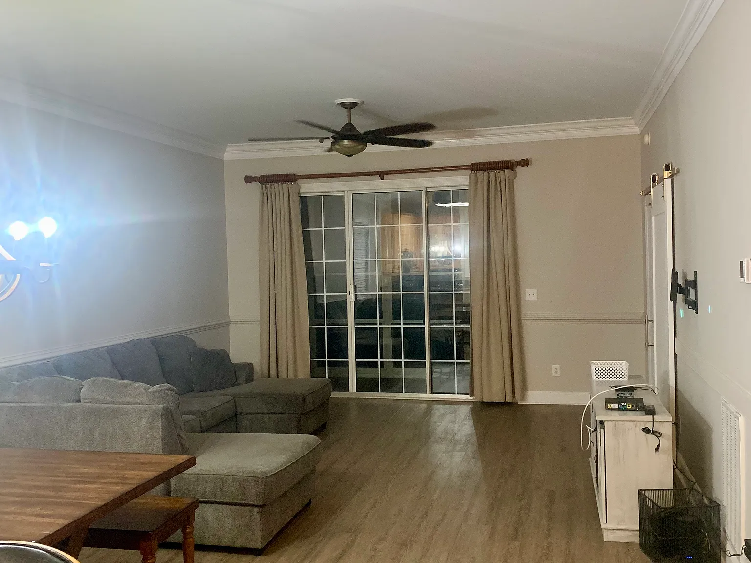 2 bed, 1350 sqft, $2,500 — Photo 2