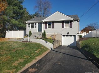 2 Zwicks Farm Rd, Plantsville, CT 06479