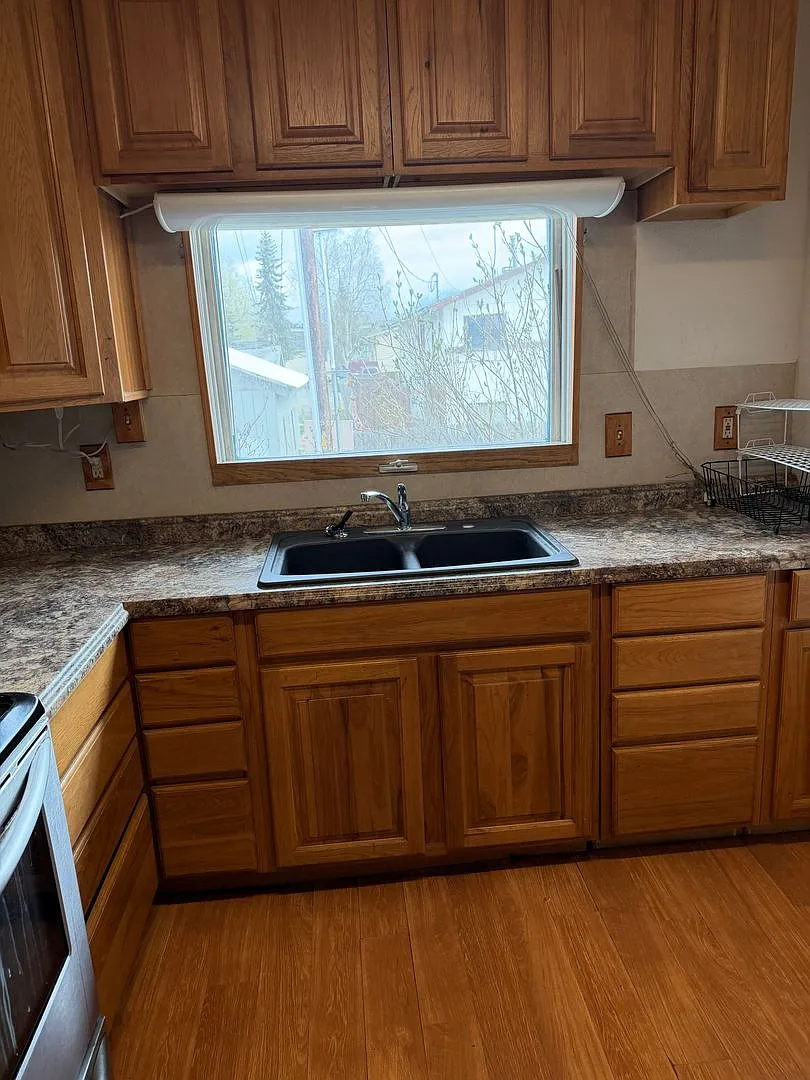 225 N Park Street - CDY — Photo 4