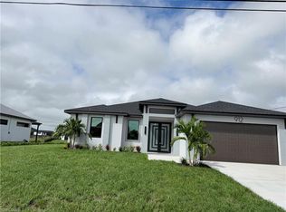 912 NE 14th Ave, Cape Coral, FL 33909