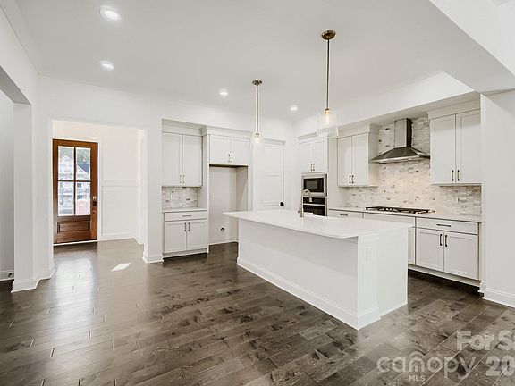 3rd image of 3210 Timber Run Ln