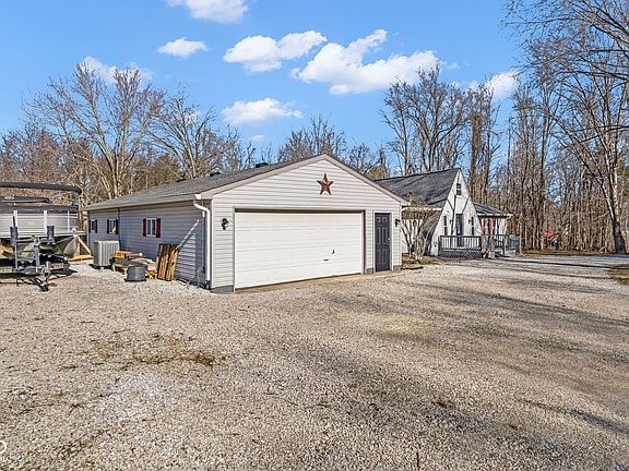 2nd image of 3210 W Kensington Dr