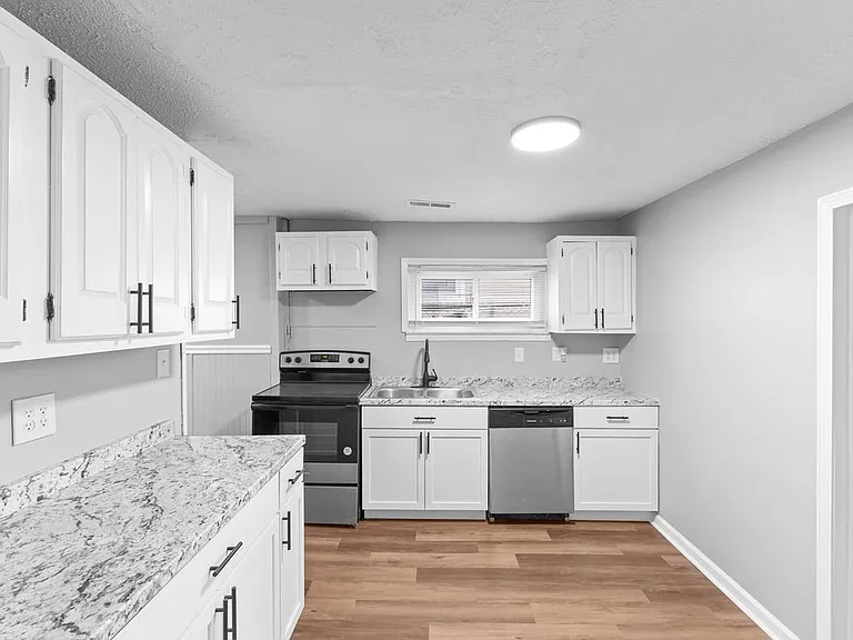 2707 Woodland Ave — Photo 19