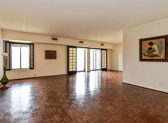 2nd image of 3505 Lakeview Dr APT 307