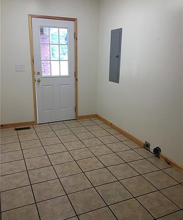 3rd image of 110 Pinehurst Dr