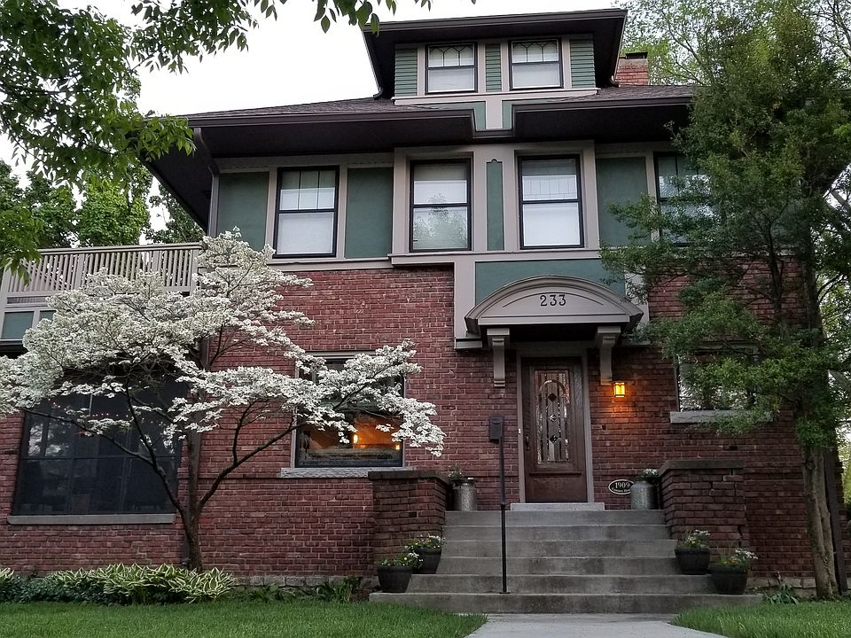 1st image of 233 W Franklin St