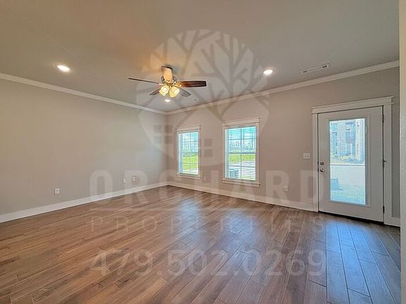 3rd image of 3000 Conway Dr