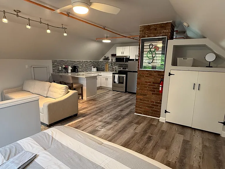 23 Lagrange Ave #2 — Photo 8