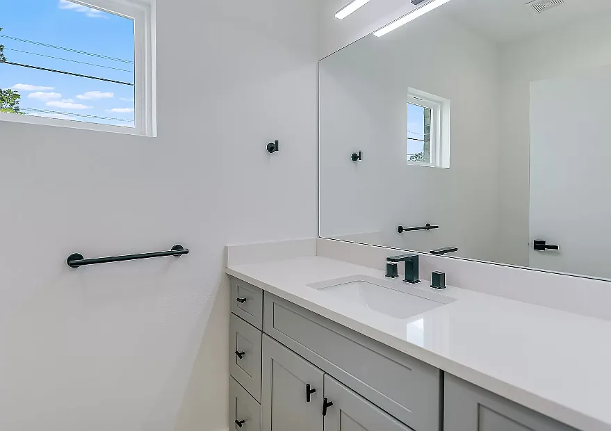 3 bed, 2.5 bath, 1856 sqft, $2,700 — Photo 3