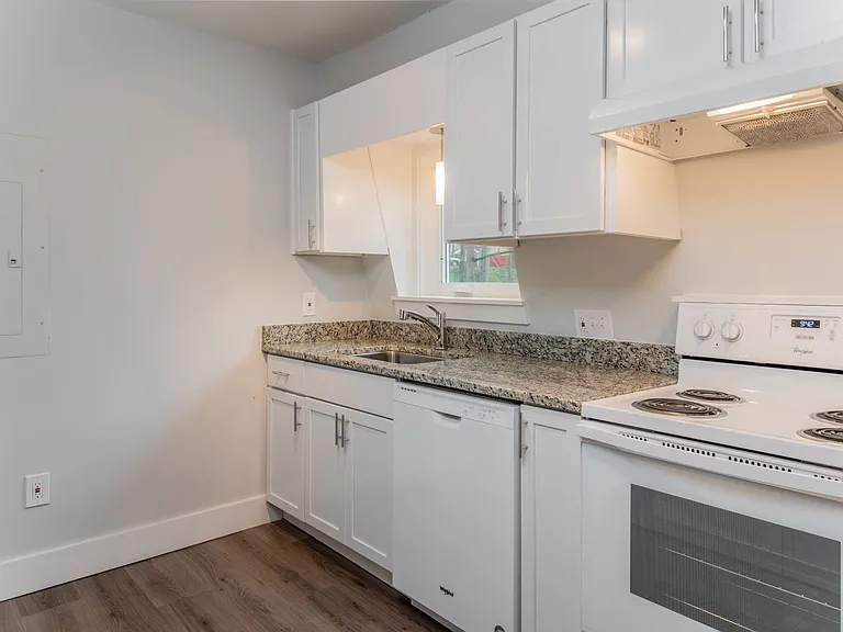 4 Unaka Ave #2 — Photo 7
