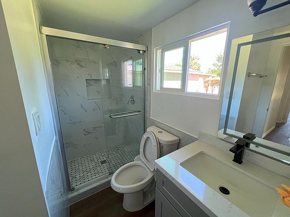 4th image of 1435 E Idahome St