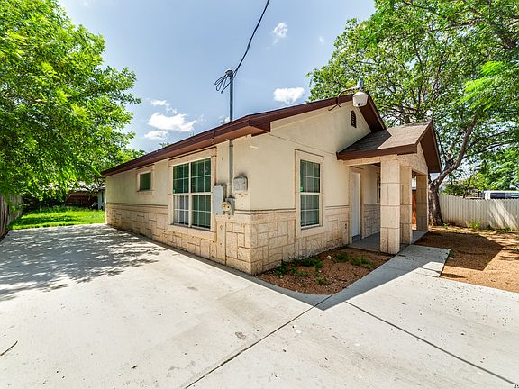 3rd image of 651 N SAN AUGUSTINE AVE