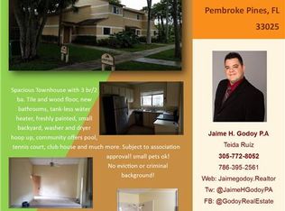 9445 Palm Cir N, Hollywood, FL 33025
