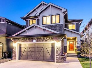 27 E Aspen Smt, Calgary, AB T3H 0V8