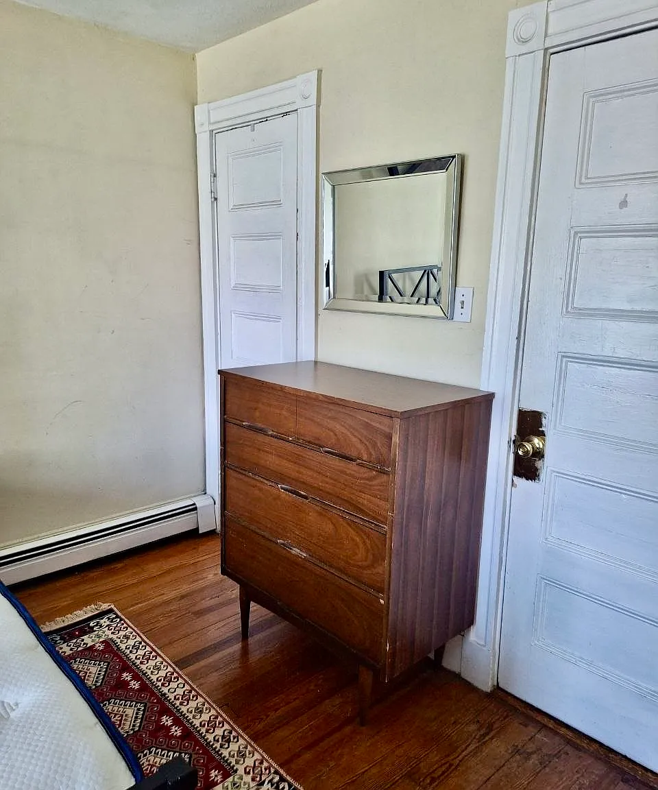 4 bed, 2800 sqft, $1,250 — Photo 4