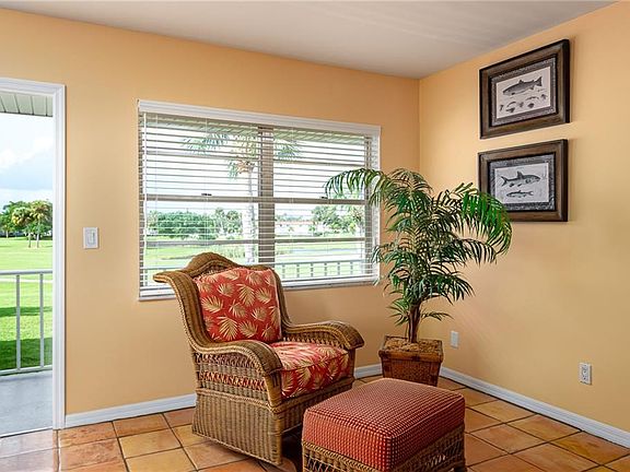 3rd image of 38 Pine Arbor Ln