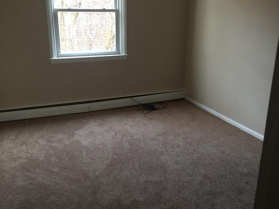 3rd image of 1349 E Hunting Park Ave Side 1