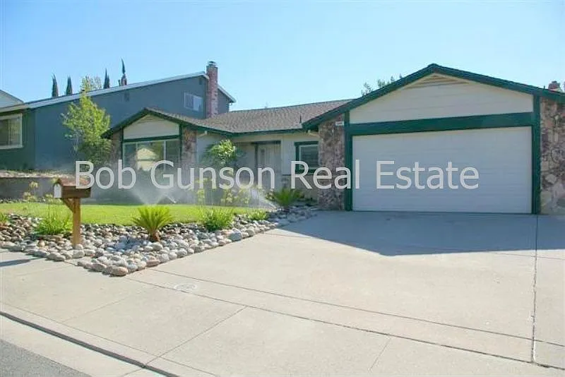 3206 Tabora Dr photo 1