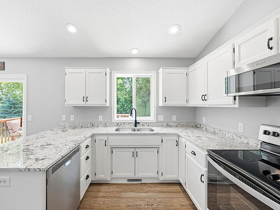 5th image of 1301 Roberts Rd
