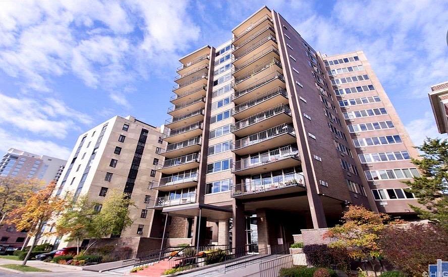 2nd image of 1919 N Summit Ave Unit 2