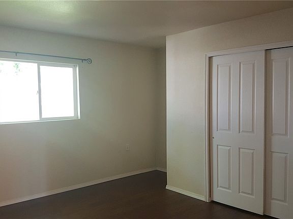 4th image of 1011 S Alderwood Dr