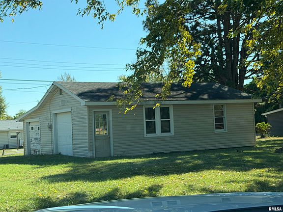 3rd image of 760 E Davie St